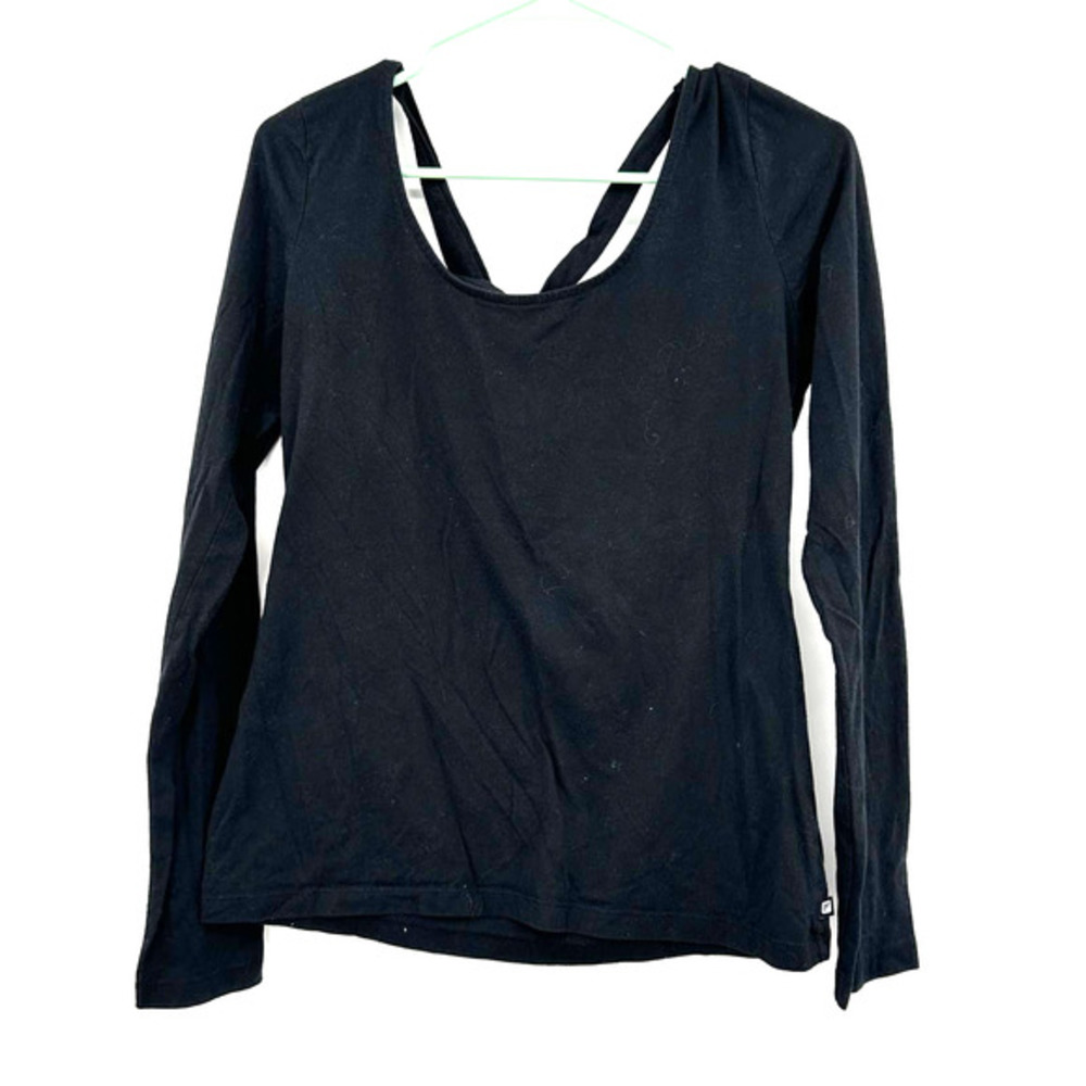 Fabletics size medium black long sleeve top criss cross back‎ detail